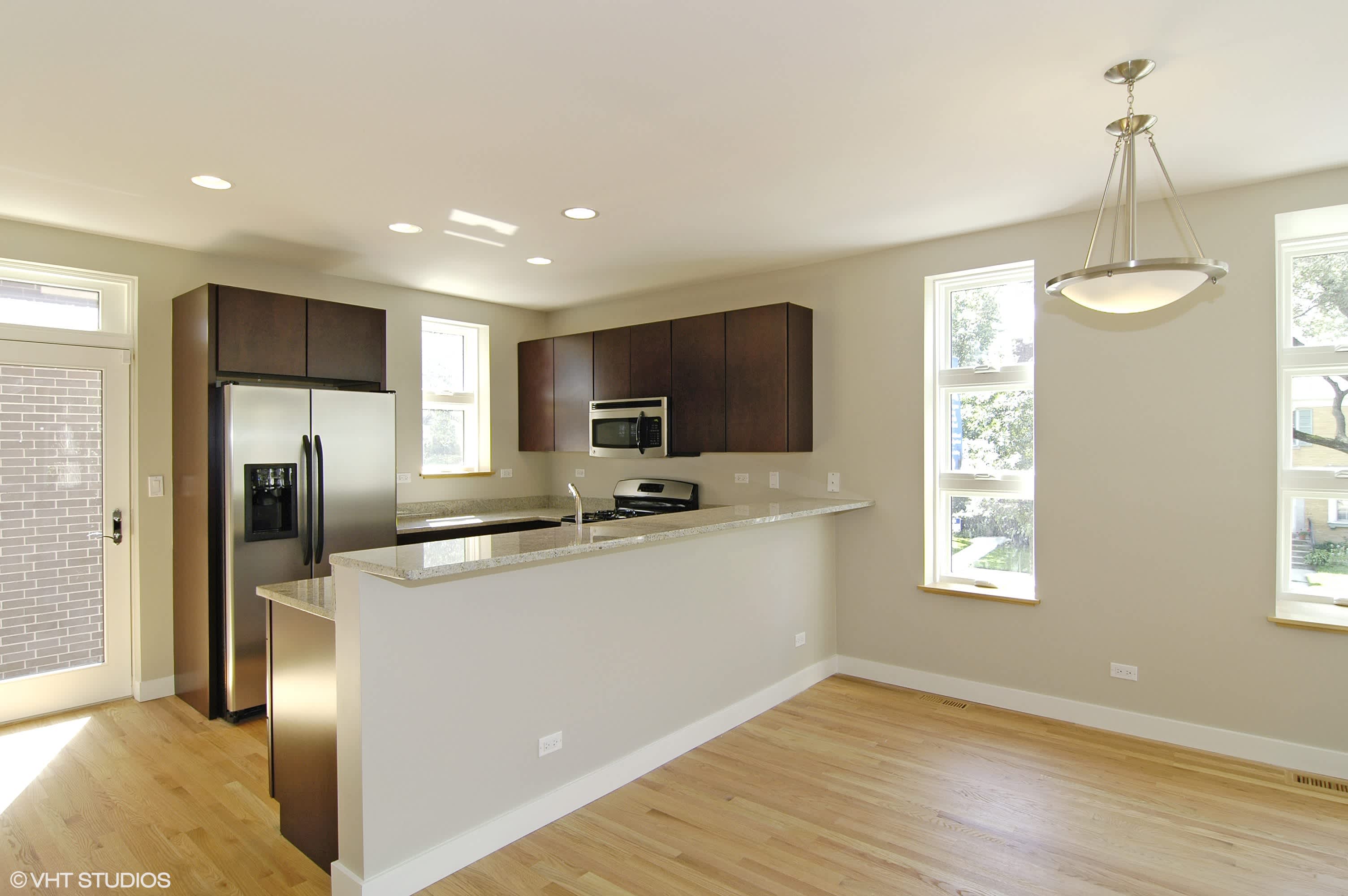 7209 N Oakley Ave – photo 4