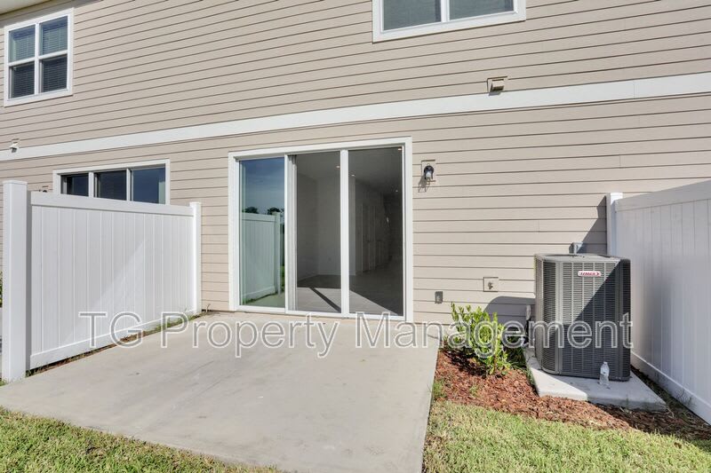 298 Anthony Drive – photo 2