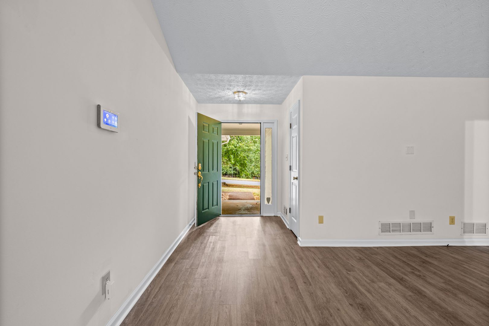 Updated 3BR Ranch Near Downtown Fayetteville – photo 5