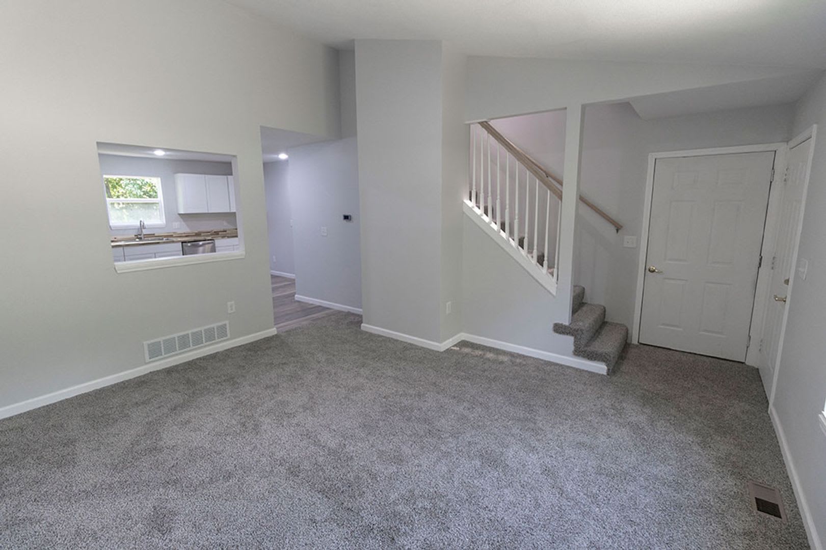 Large Duplex with Head-turning Style, Extraordinary Location. – photo 3