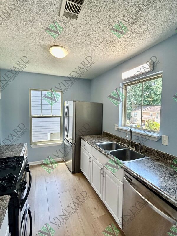 1014 Falling Water Drive SE – photo 5