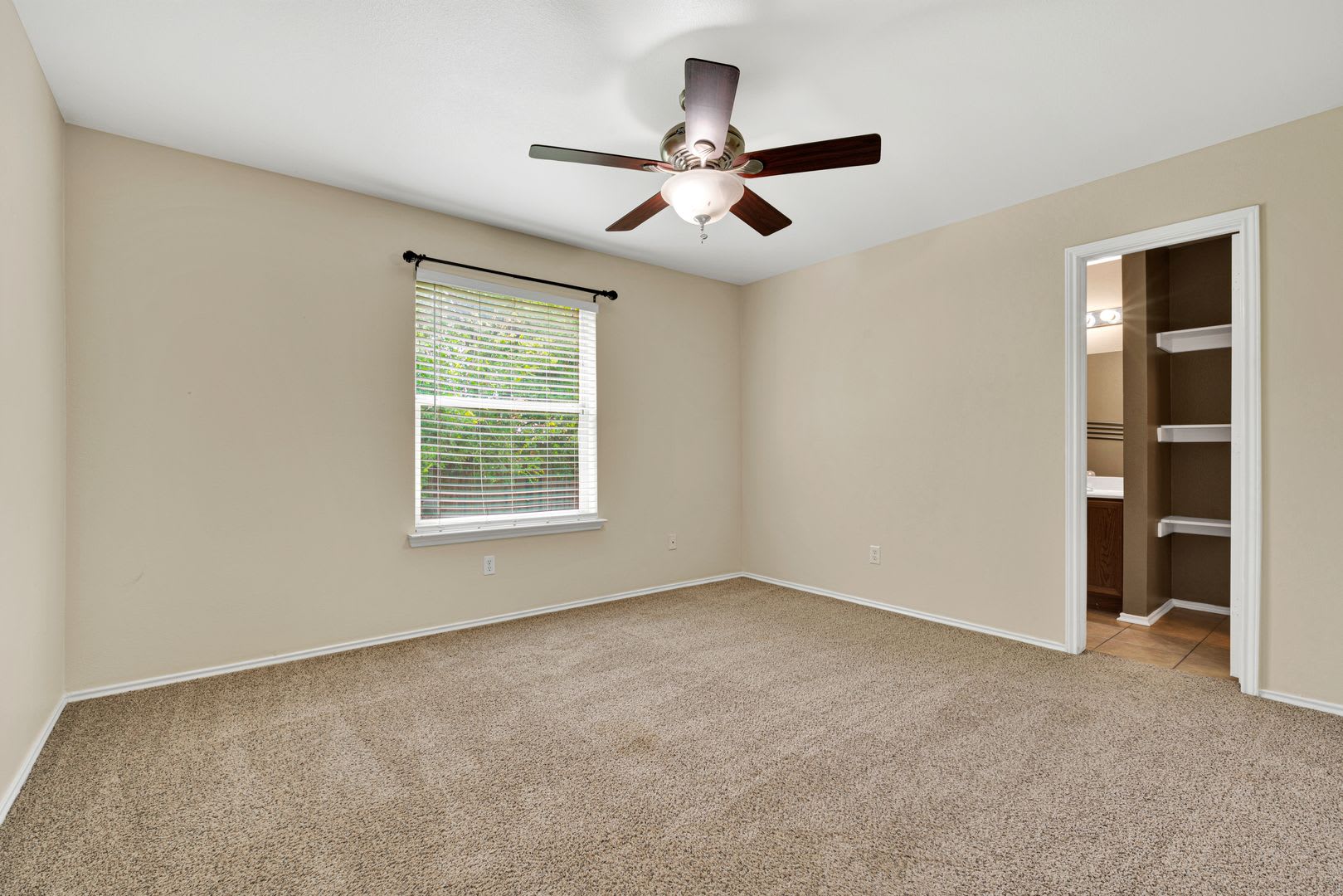 Comfortable Northwest San Antonio Home Available for ASAP Move In! – photo 5