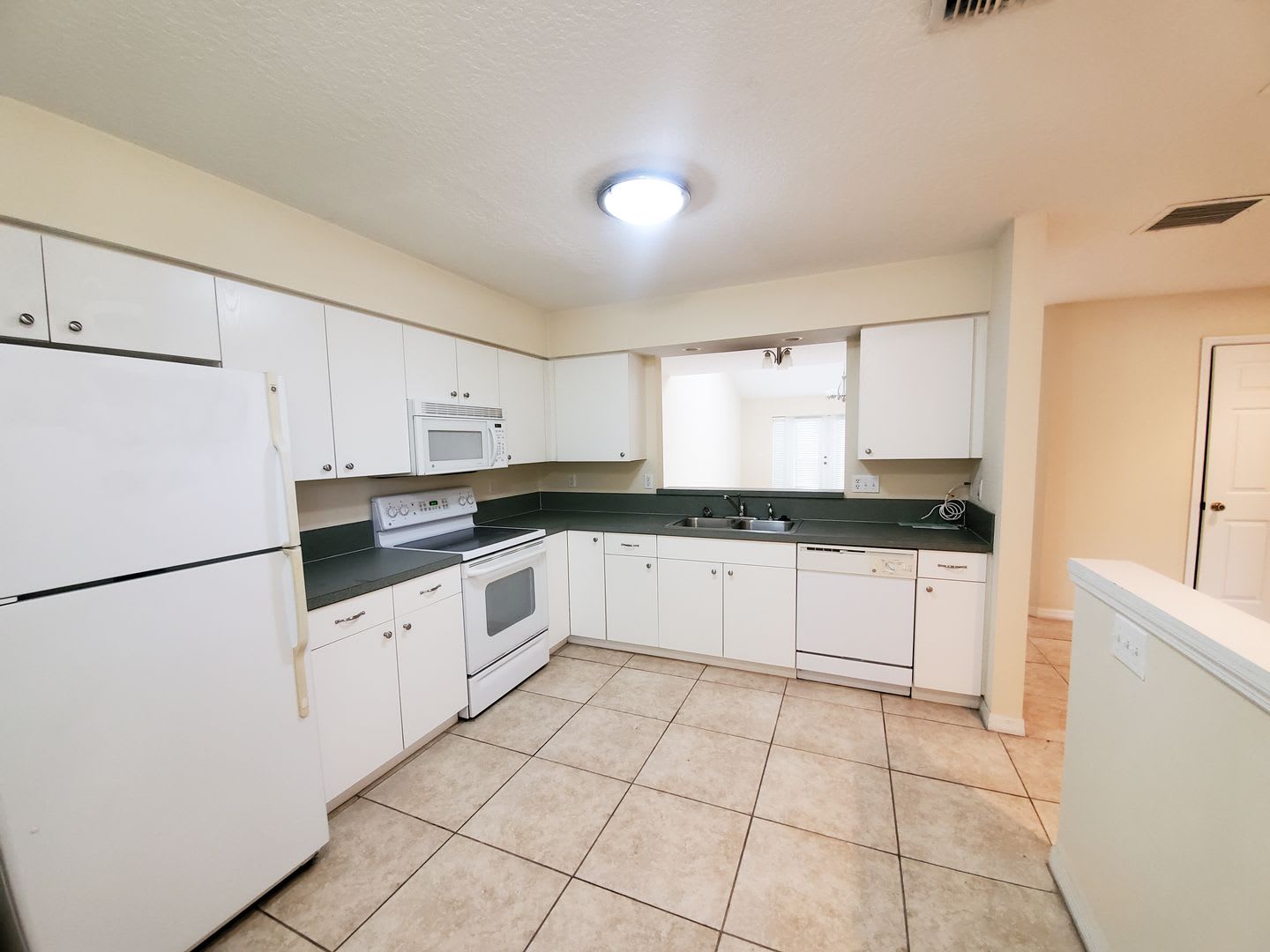 2 Bedrooms Plus Loft – photo 3
