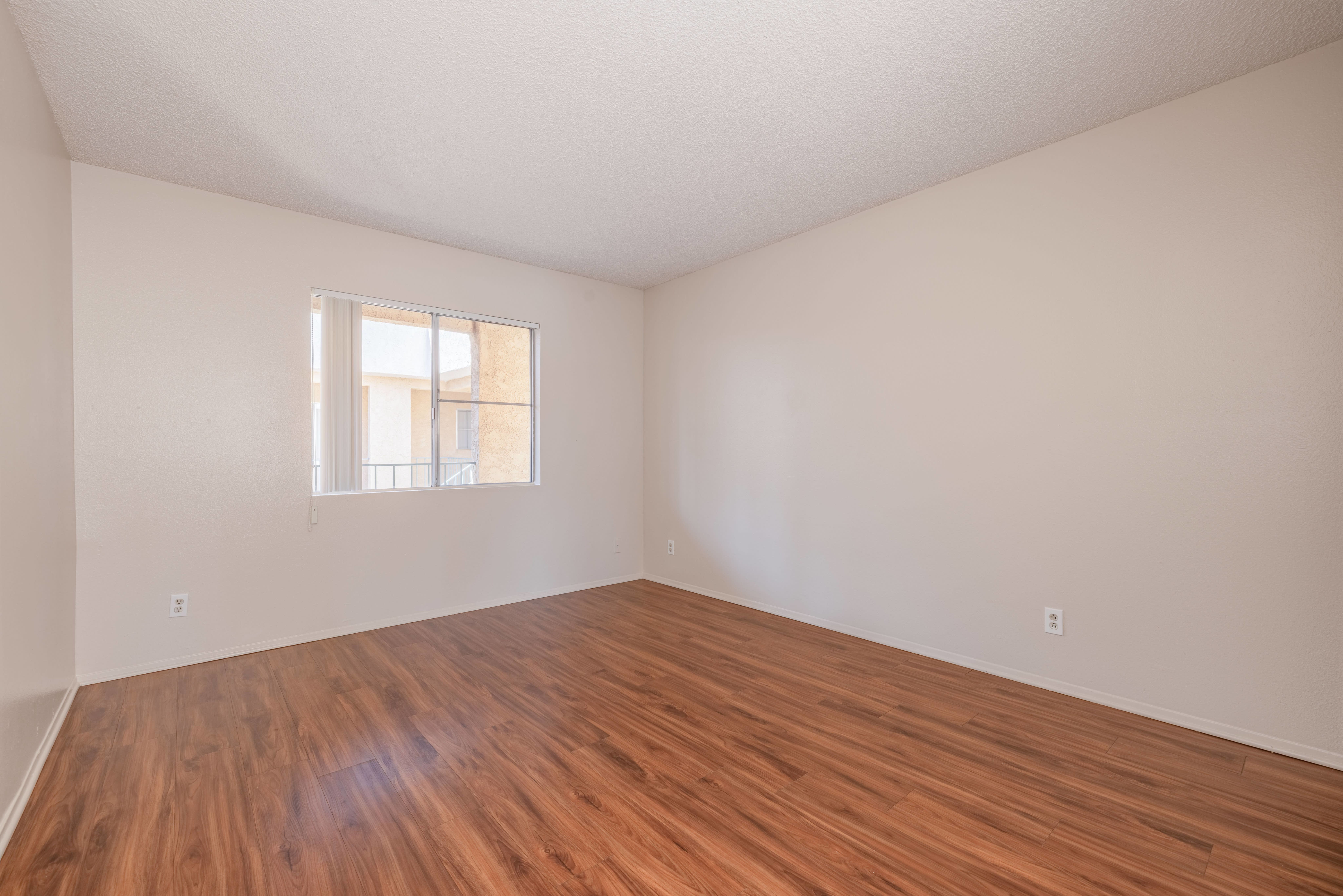 Home Avenue – photo 4