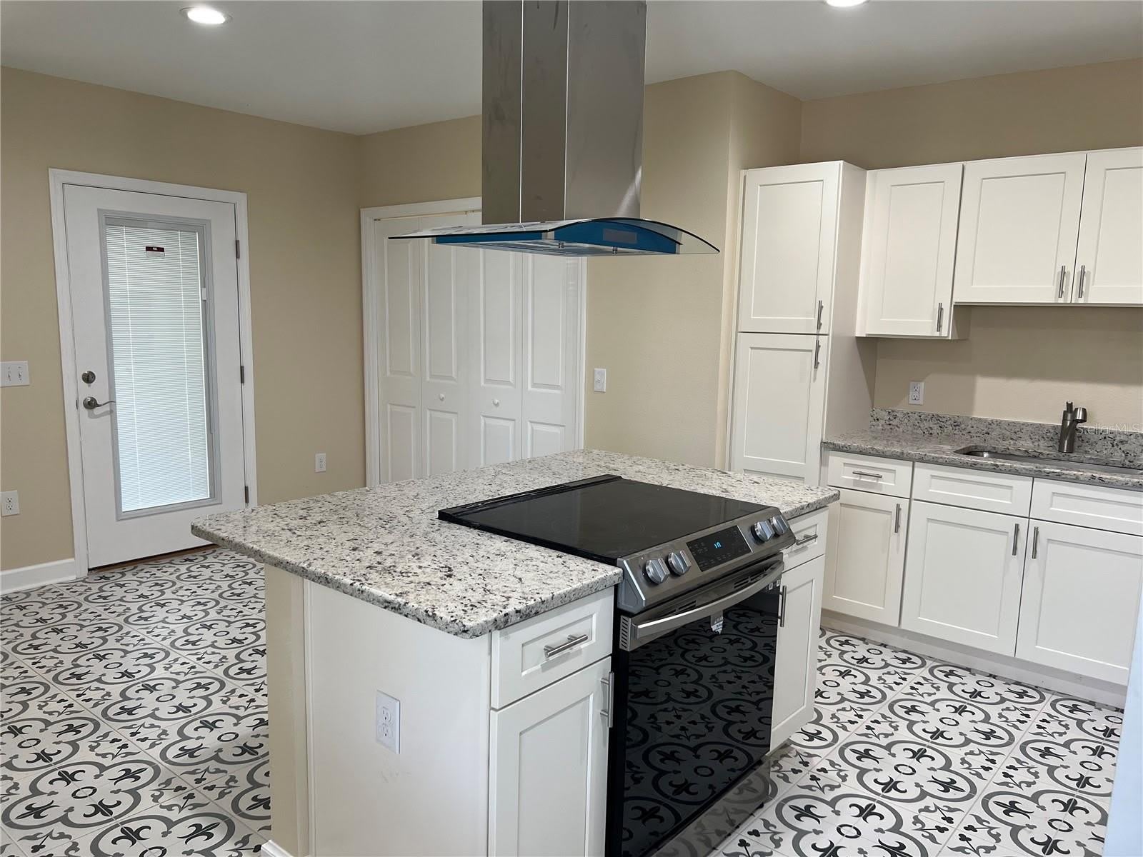 407 AVENUE A SE – photo 4