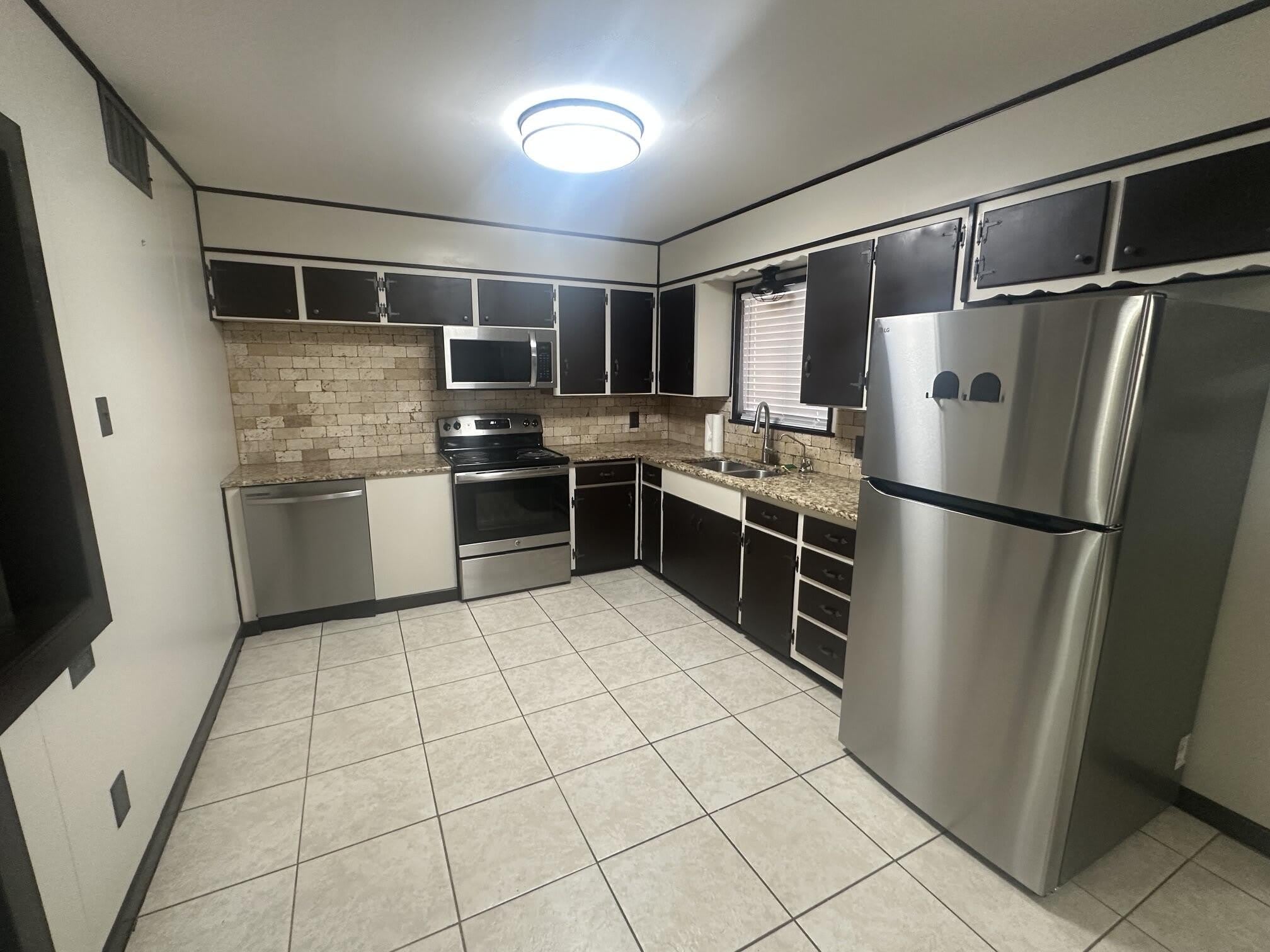 135 Oakwood Street – photo 5
