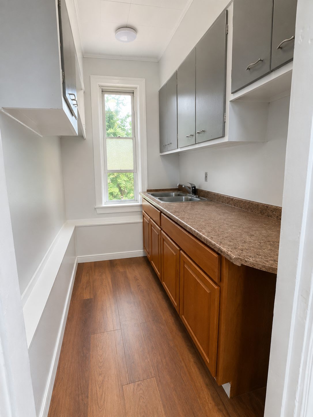 982 Douglas Ave – photo 3