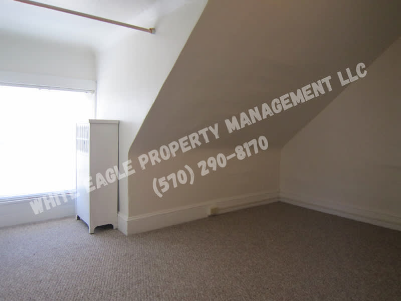 1618 Roselyn Street – photo 4
