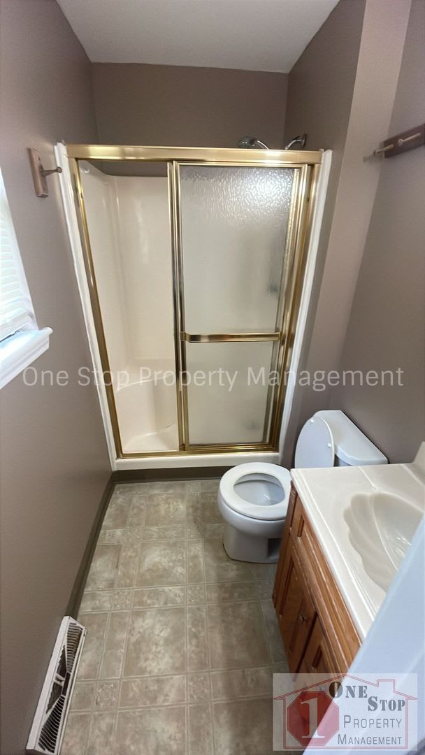 New Price! 3 Bedroom, 2.5 Bathroom with 2 Car Garage in Independence, Missouri – photo 2