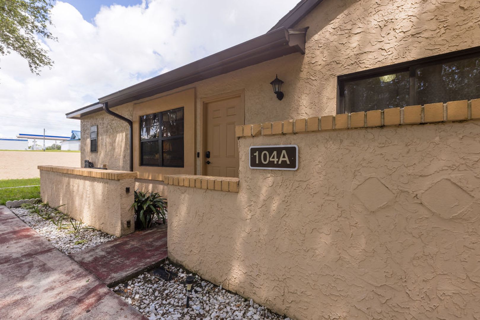 Fully Furnished Rental in Silver Springs Shores – photo 5