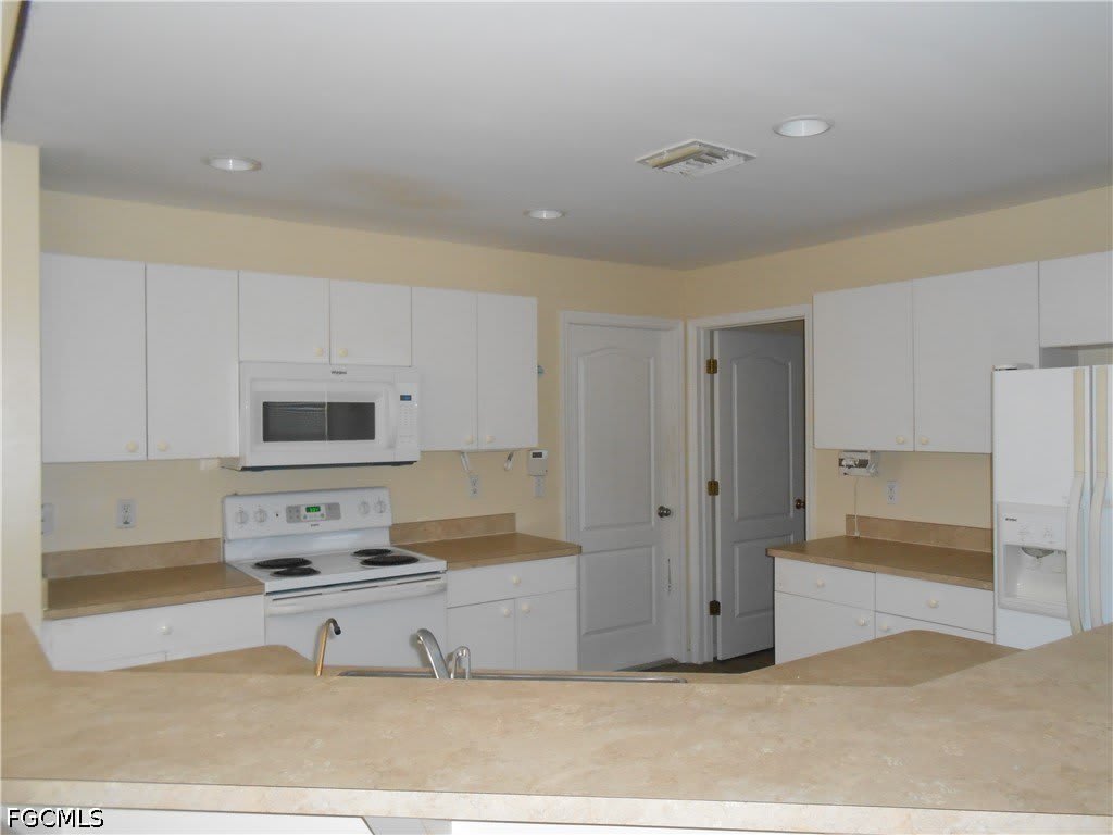 1221 Belair Street E – photo 3