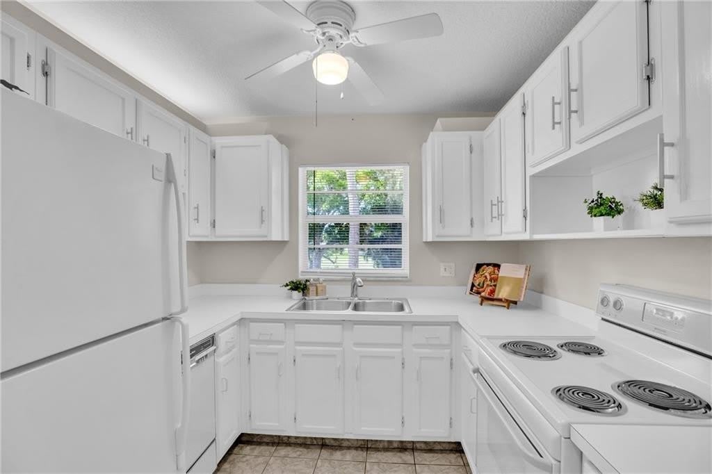 17 Vista Palm Lane – photo 3