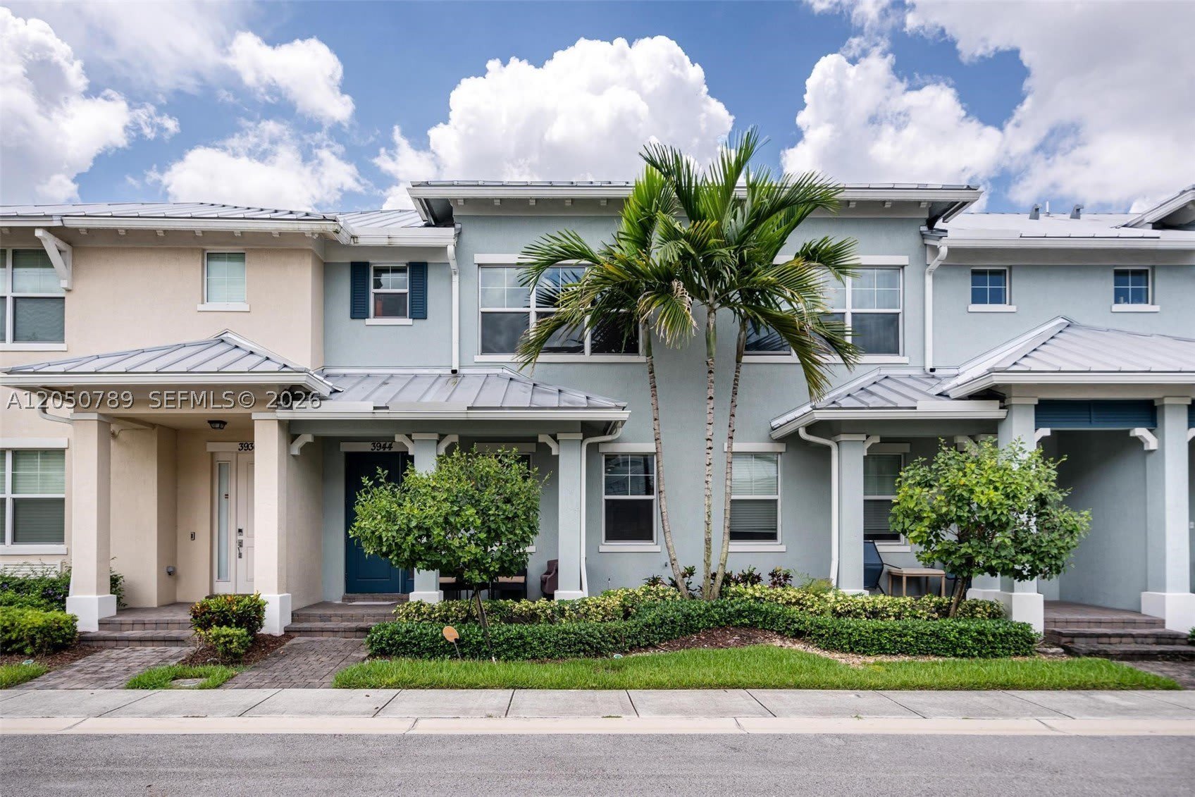 3944 Poinciana Ln – photo 1