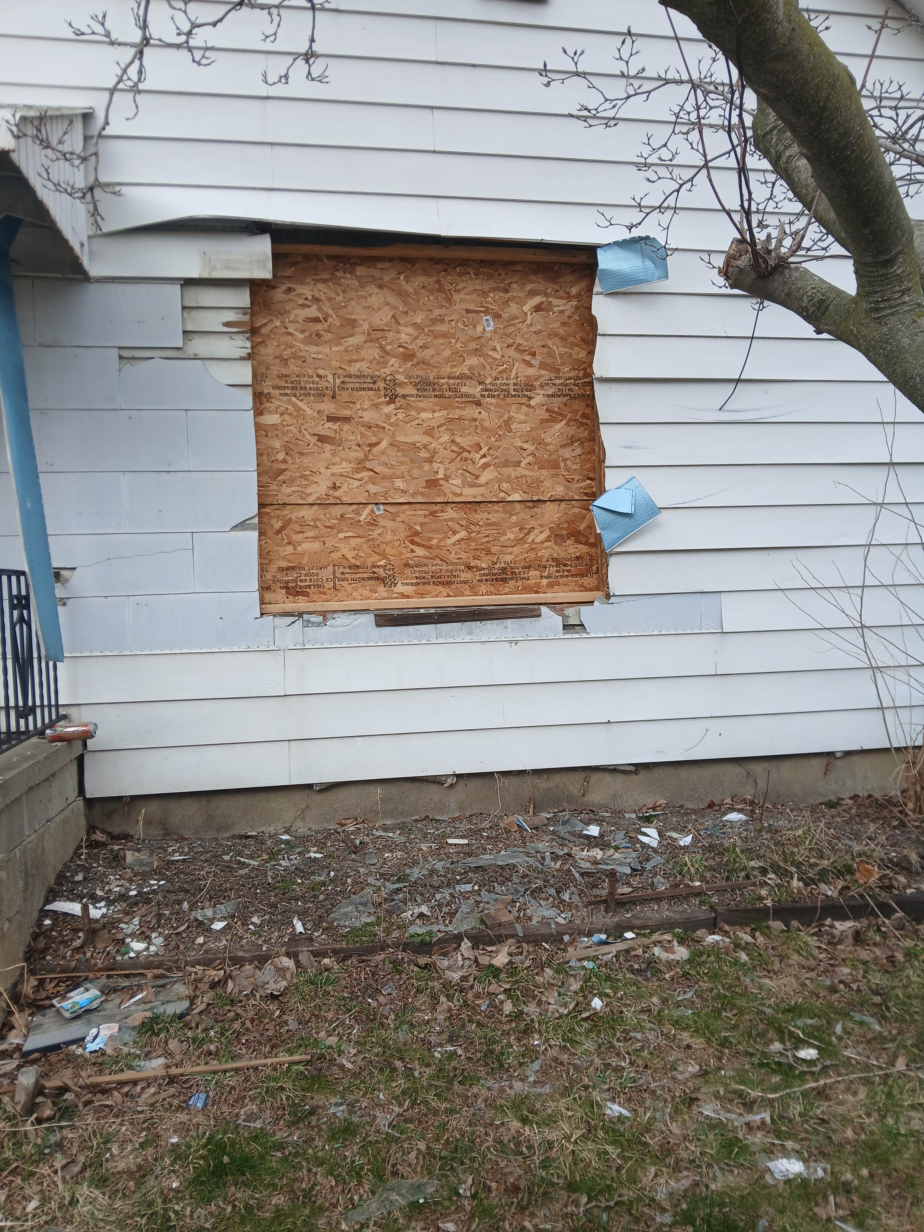 912 Waldman Avenue – photo 1