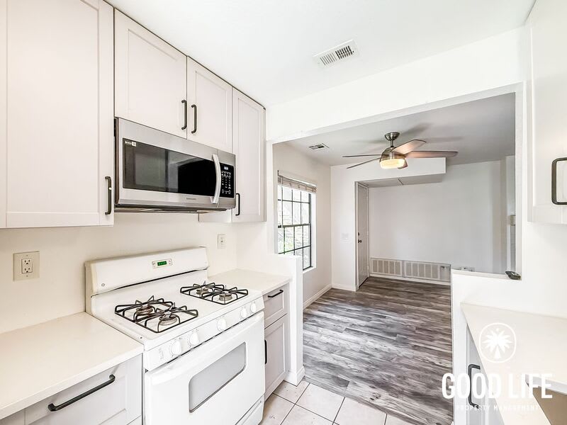 10303 Azuaga St – photo 4