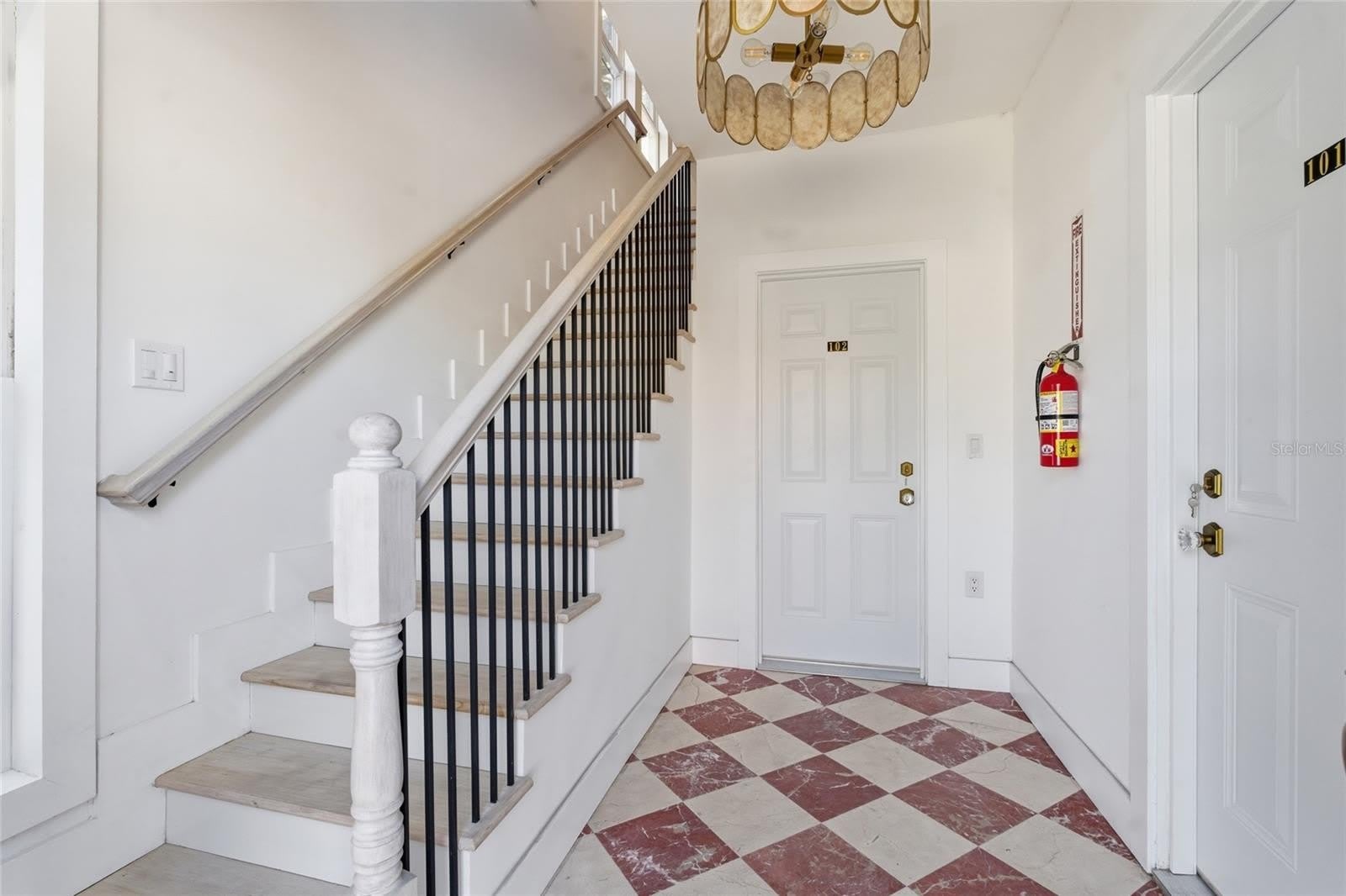 326 6TH Avenue N – photo 2