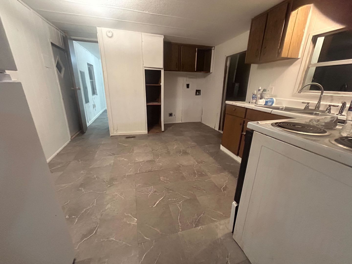 Apply Now! Rent this 3 Bedroom mobile home in Williston! – photo 2