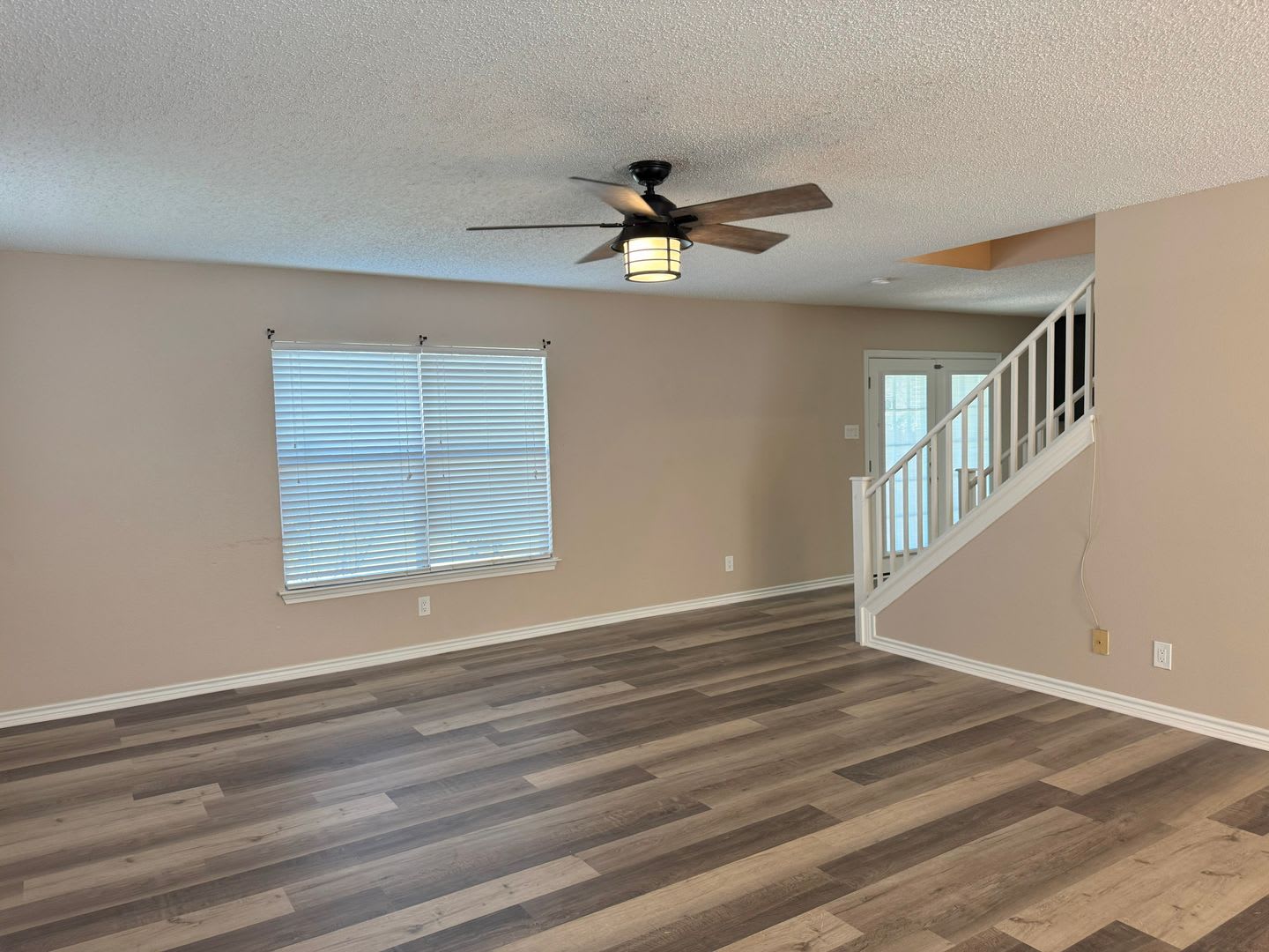Welcome home to 8290 Morning Grove! – photo 3