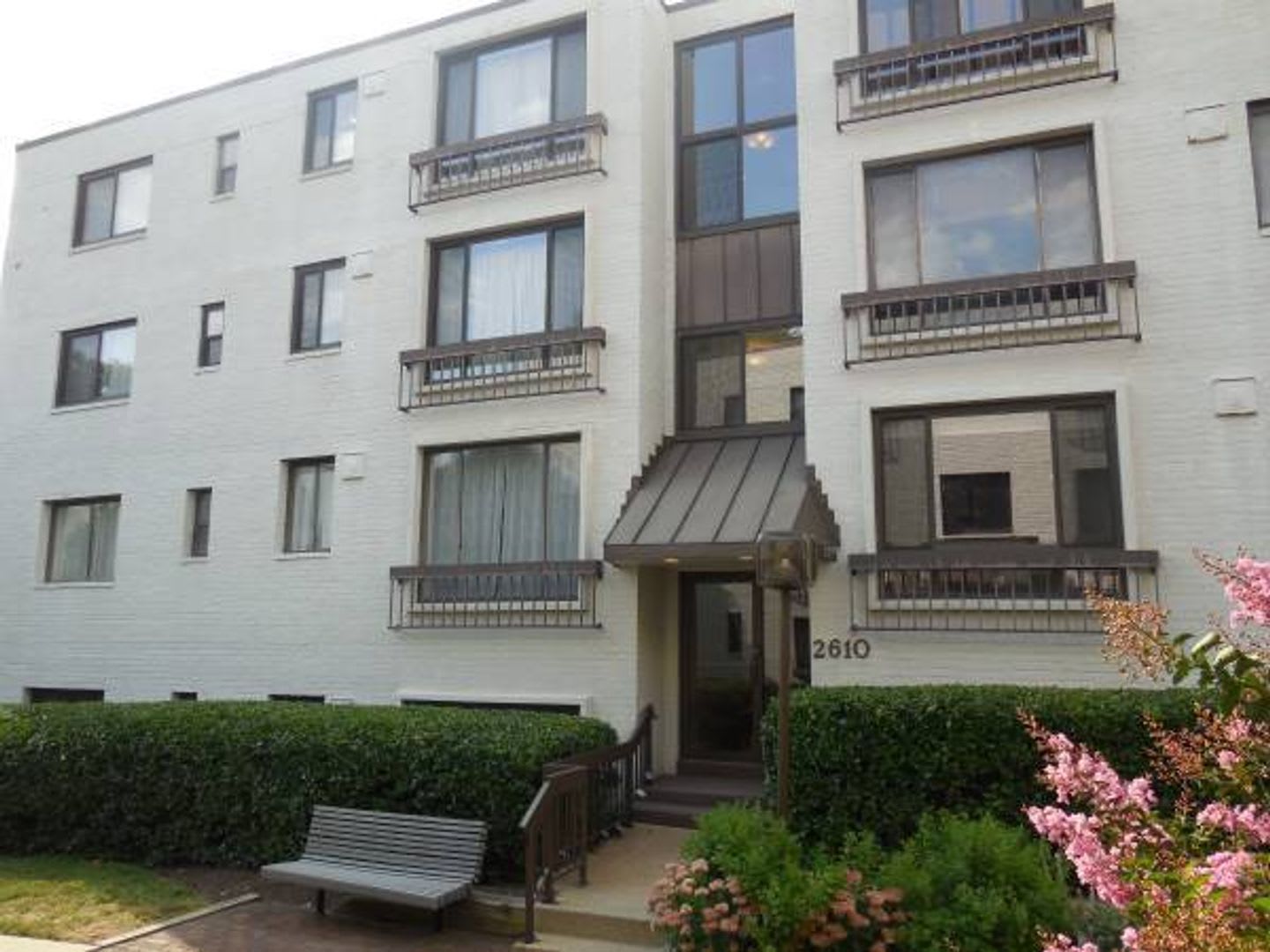 1 995 2Br 750Ft2 Glover Park 2 Bedroom 1 Bath Central Air Nice Kitchen Two Car Pkg 2610 Tunlaw Road Nw 1 Washington Dc – photo 1