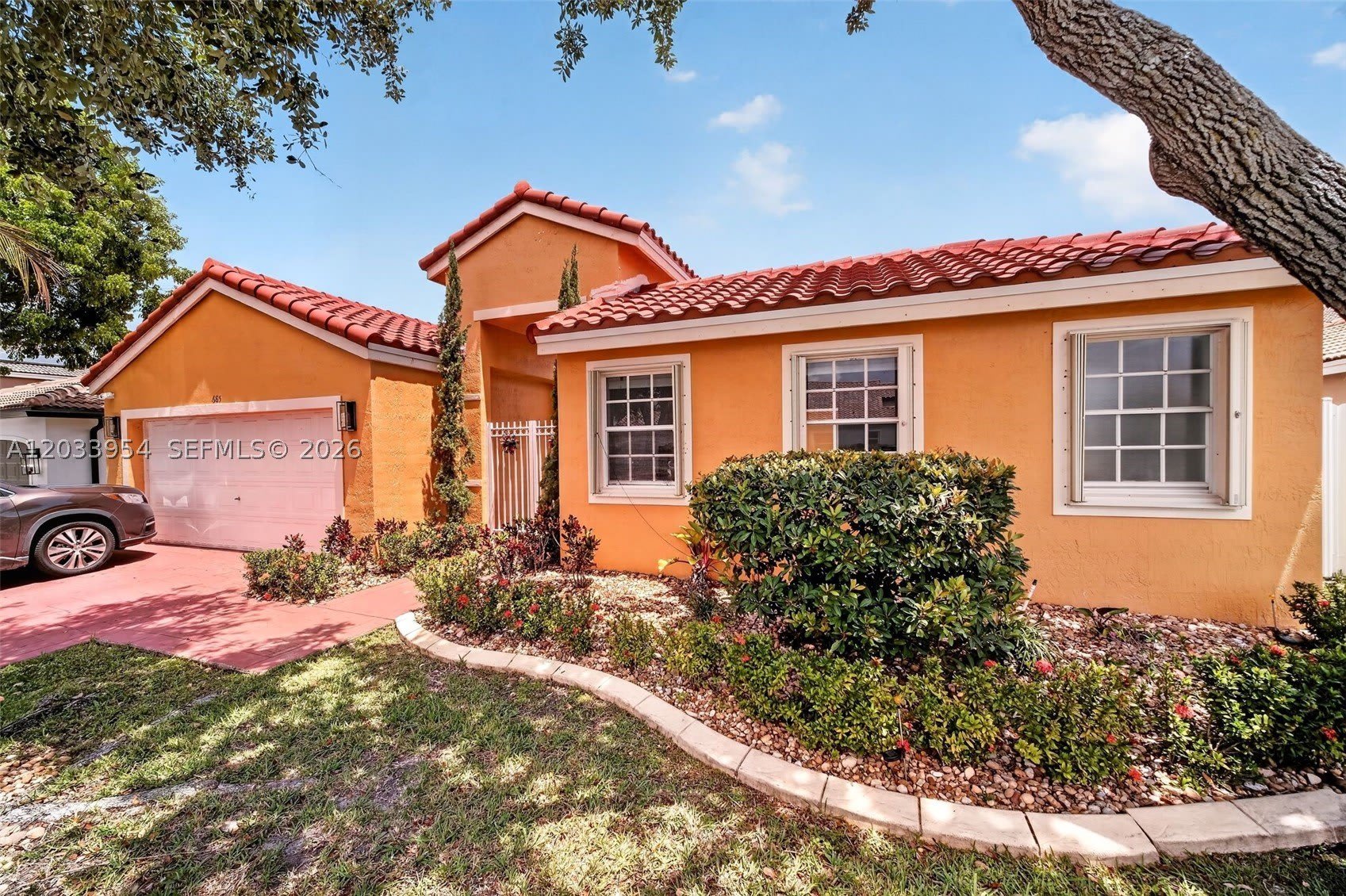 685 SW 198th Ter – photo 1