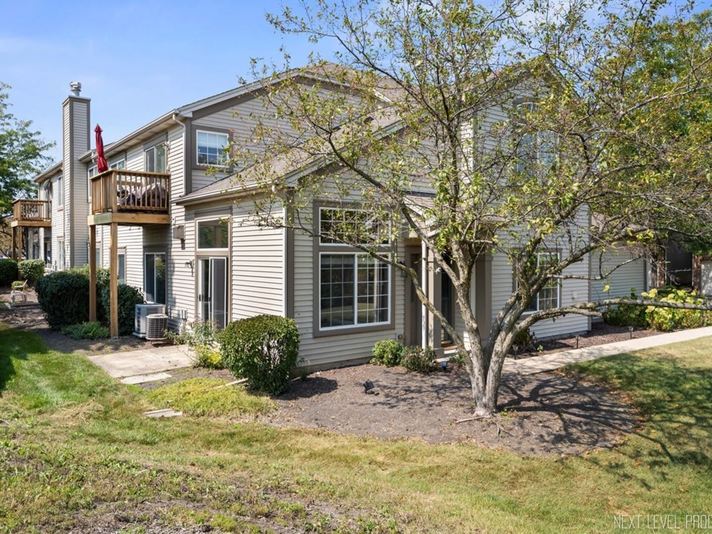 819 Asbury Drive – photo 2