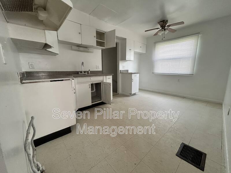 339 S Napoleon Ave – photo 5