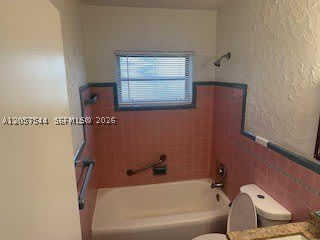 1635 NW 1st Ave – photo 2
