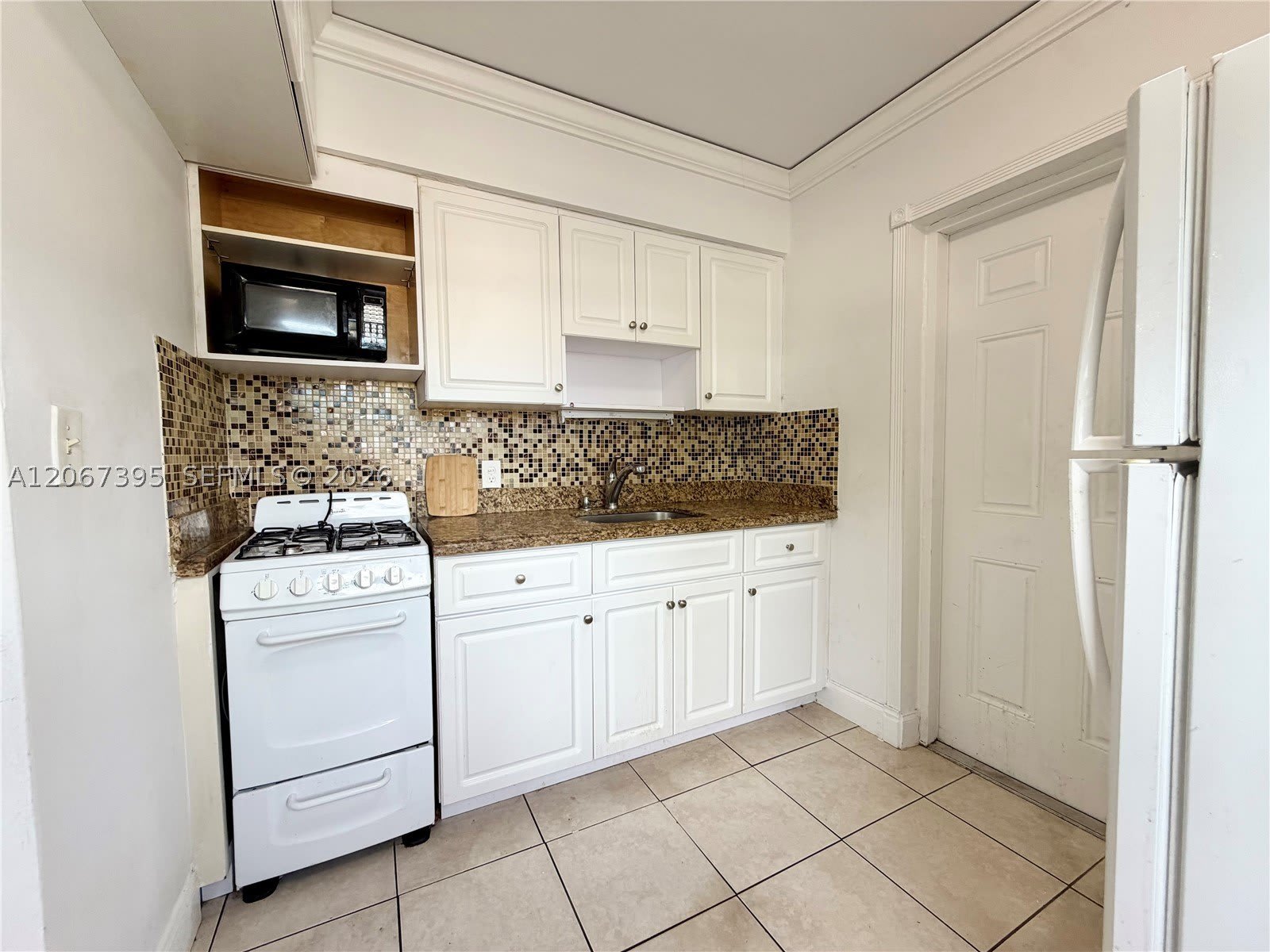 4613 Bougainvilla Dr – photo 2