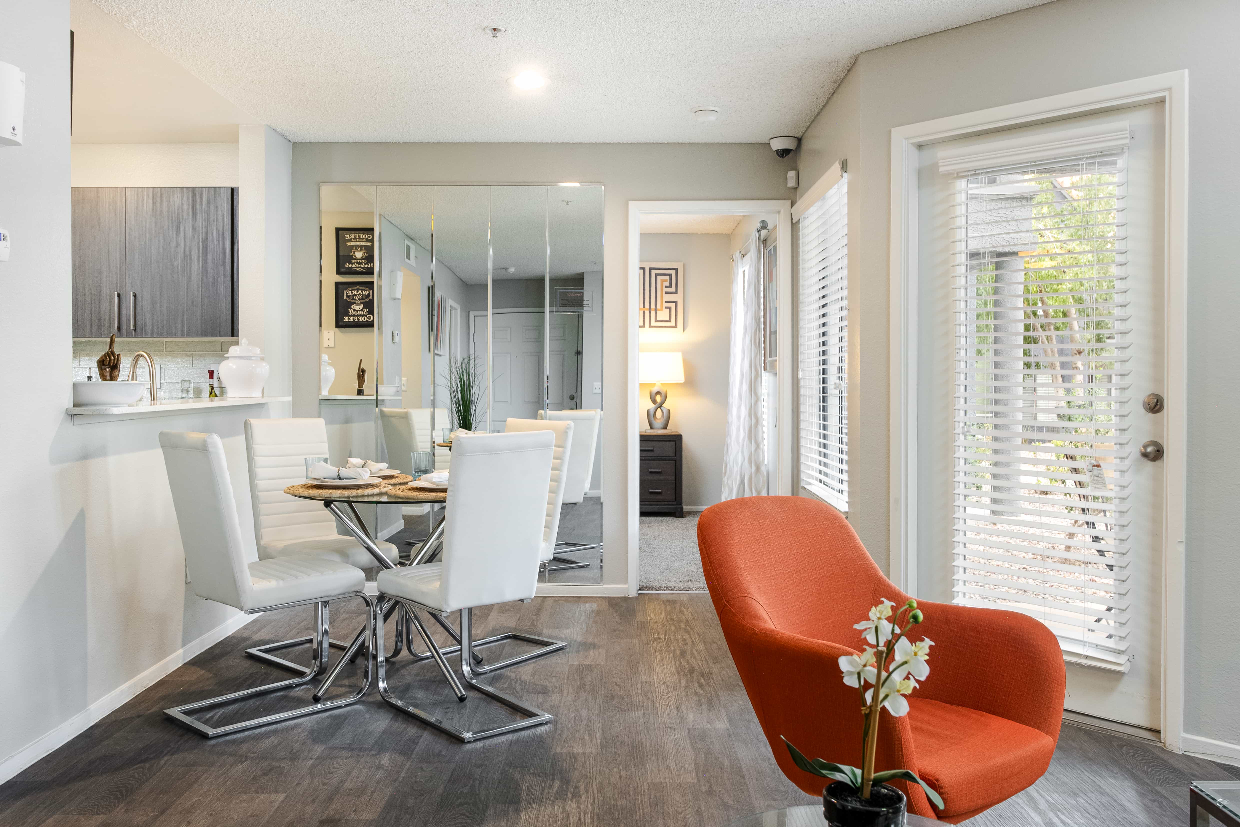 Boulevard @4201 Apartments – photo 5