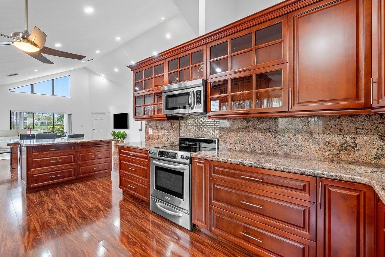 5236 Via De Amalfi Drive – photo 2