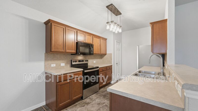 3414 Zachary St – photo 2