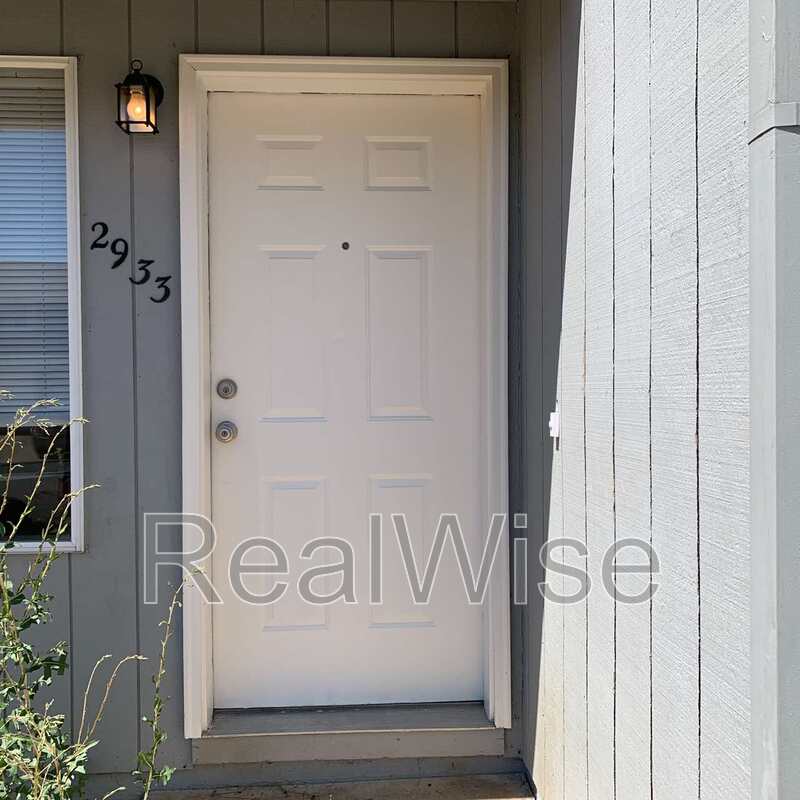 2933 SE 38th Court – photo 2