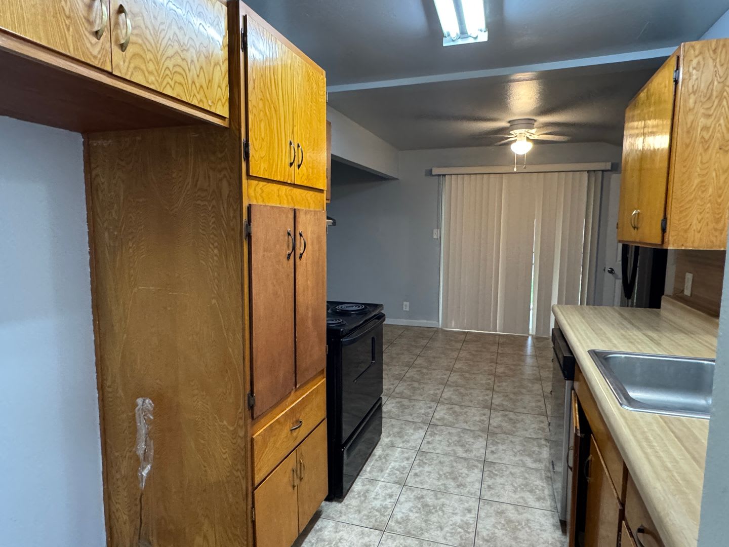 Three Bed, One Bath Home in North Stockton – photo 2