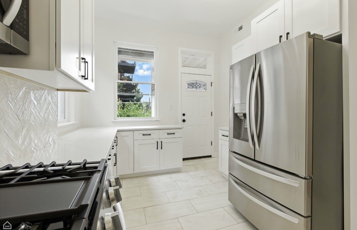 909 W Addison Street – photo 3
