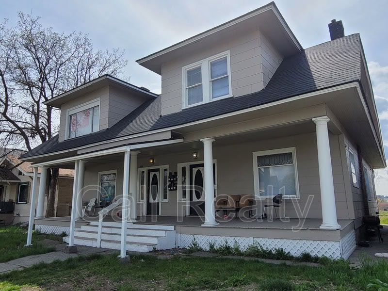 1423 W Maxwell – photo 1