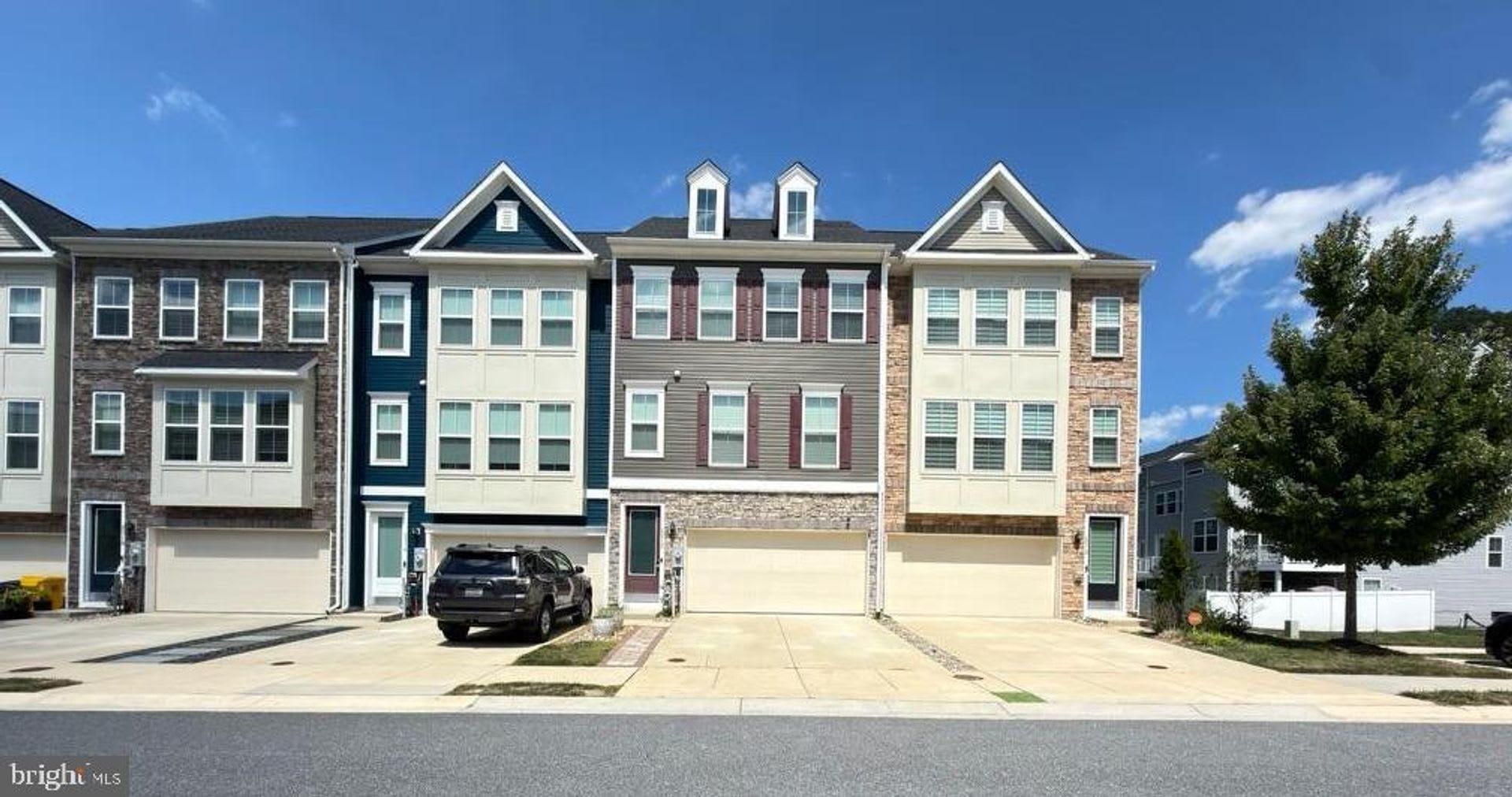 Stunning 4bd 3.5bth Townhome in the Enclave at Waugh Chapel – photo 2
