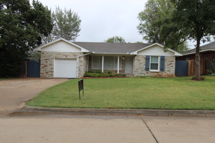 2436 Huntleigh Dr – photo 1