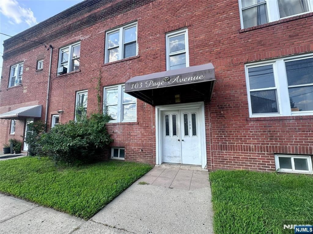 101-105 Page Avenue – photo 4