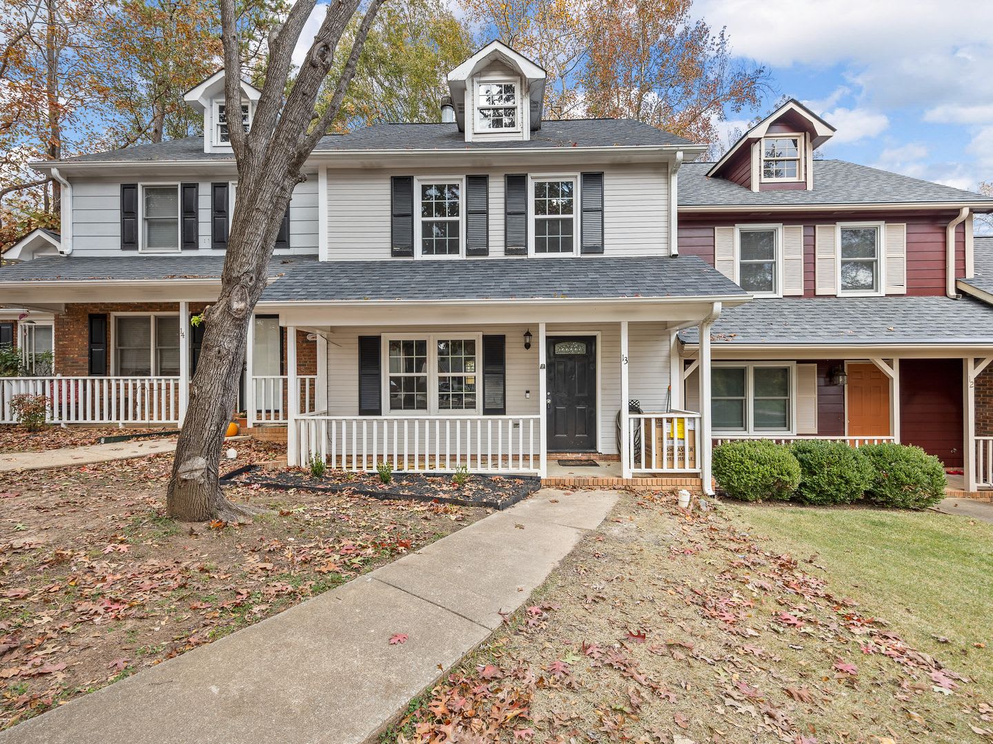 Charming 2Br 1 5Ba Townhouse Pets Welcome No Application Fee If Approved – photo 2