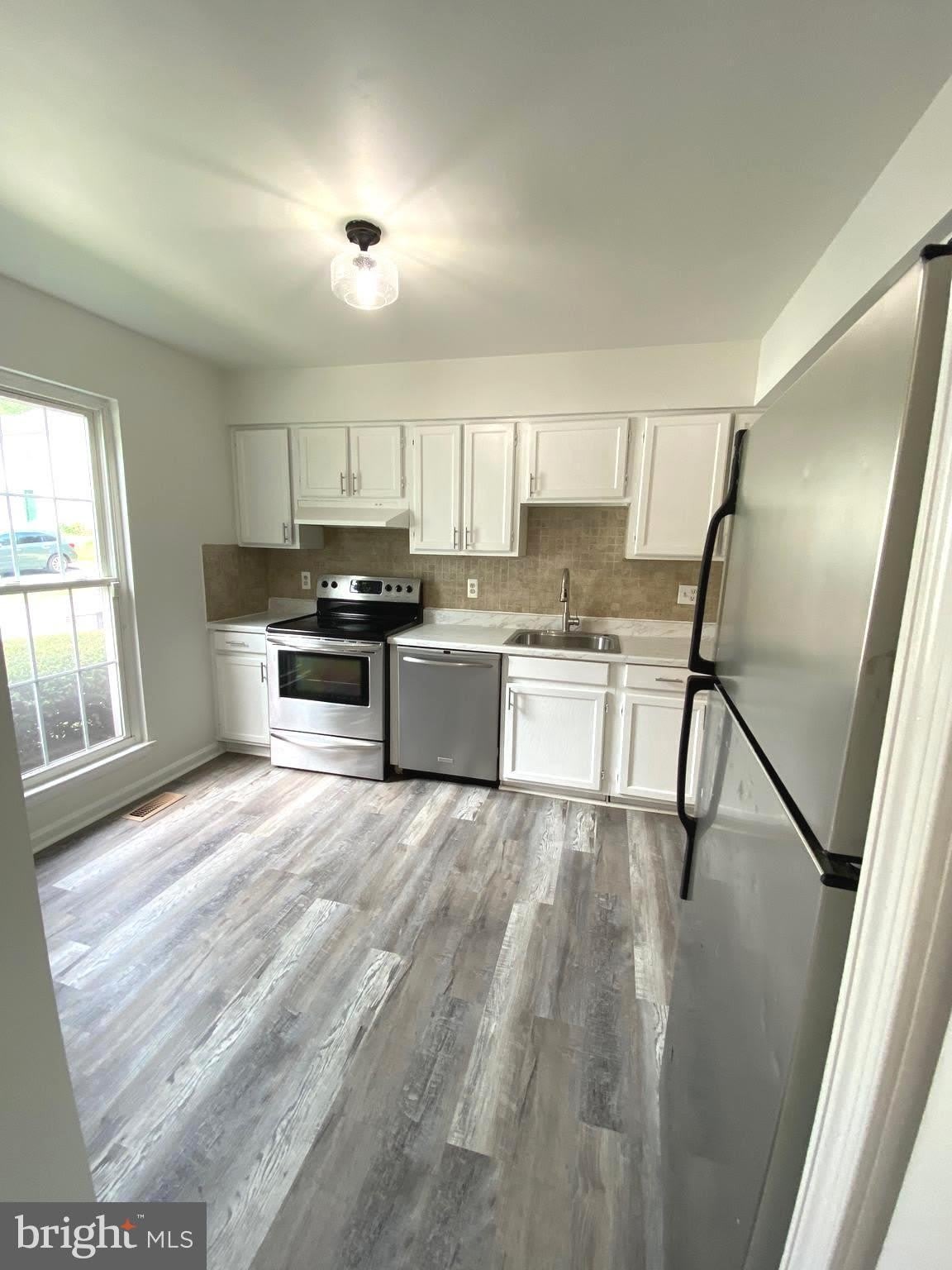 15947 DORSET ROAD – photo 3