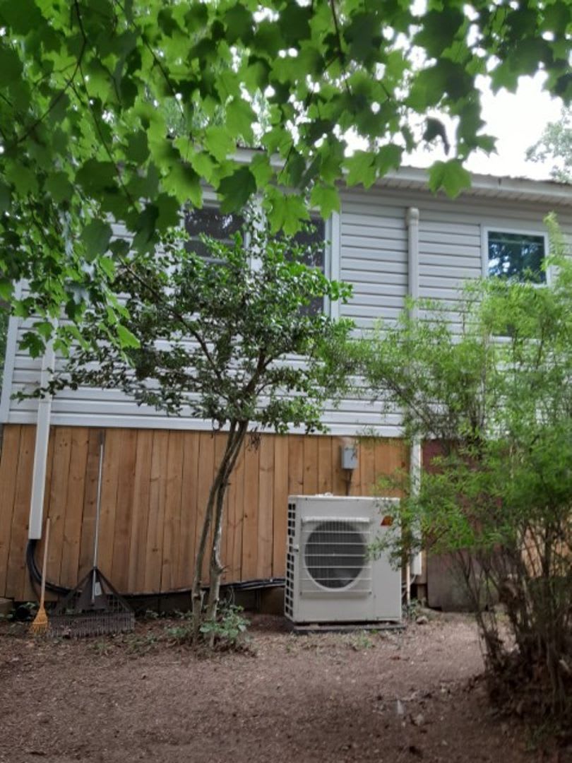 Move in Ready and Located in Oak Ridge – photo 3