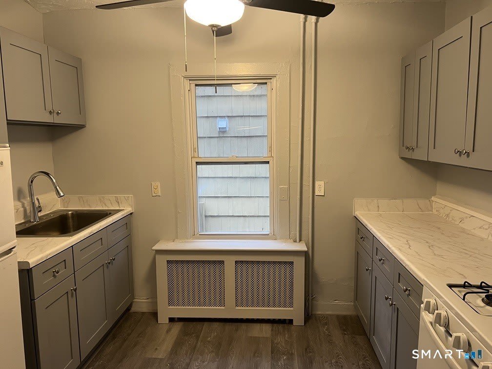 50 W Washington Avenue – photo 2