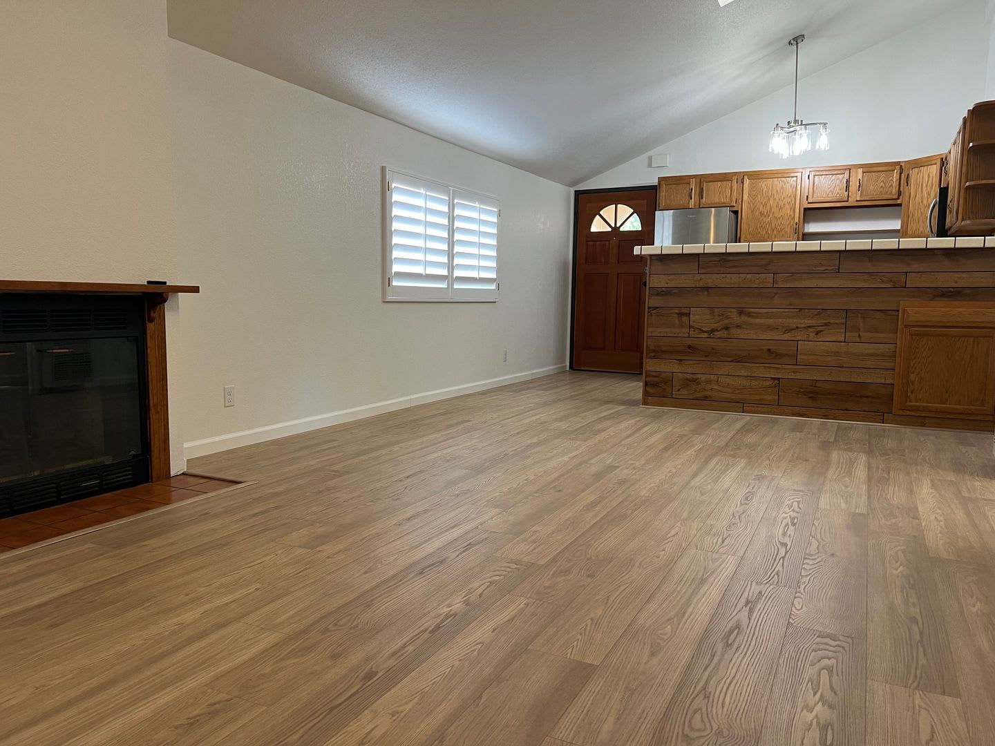 Burlingame 2/1 Remodeled upper unit Ready Now – photo 5