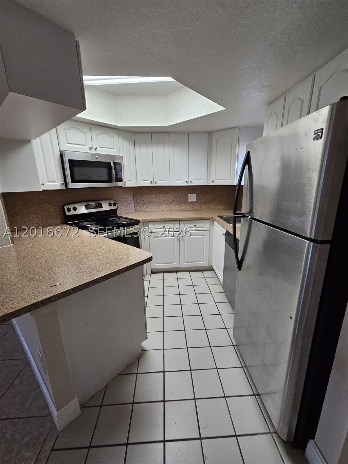 8245 Lake Dr – photo 3