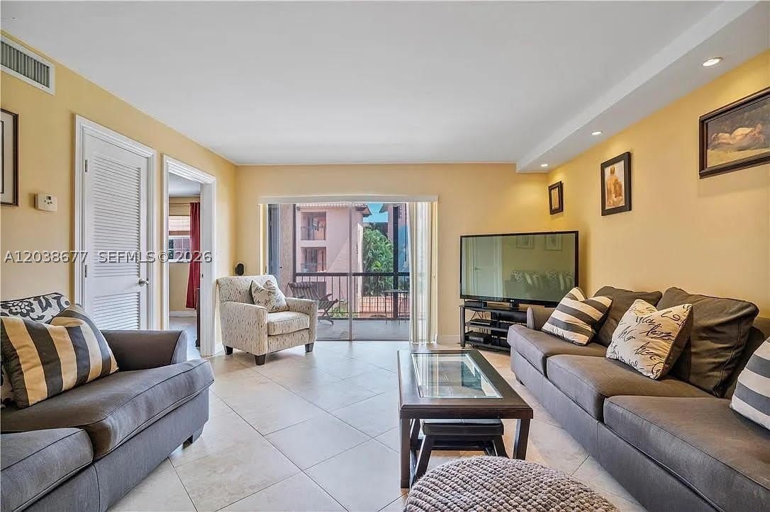660 Tennis Club Dr – photo 3