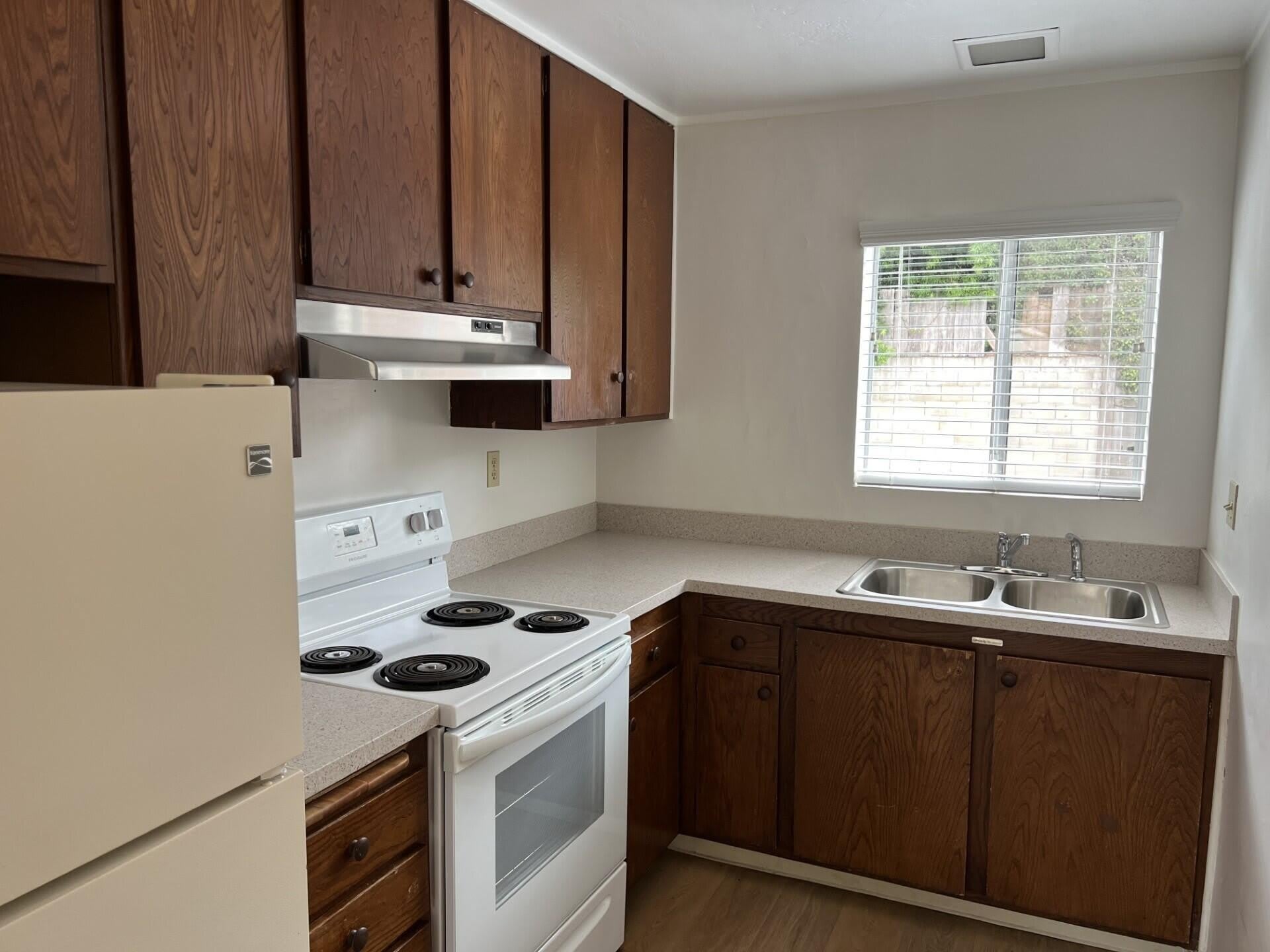966 Concha Loma Drive – photo 2