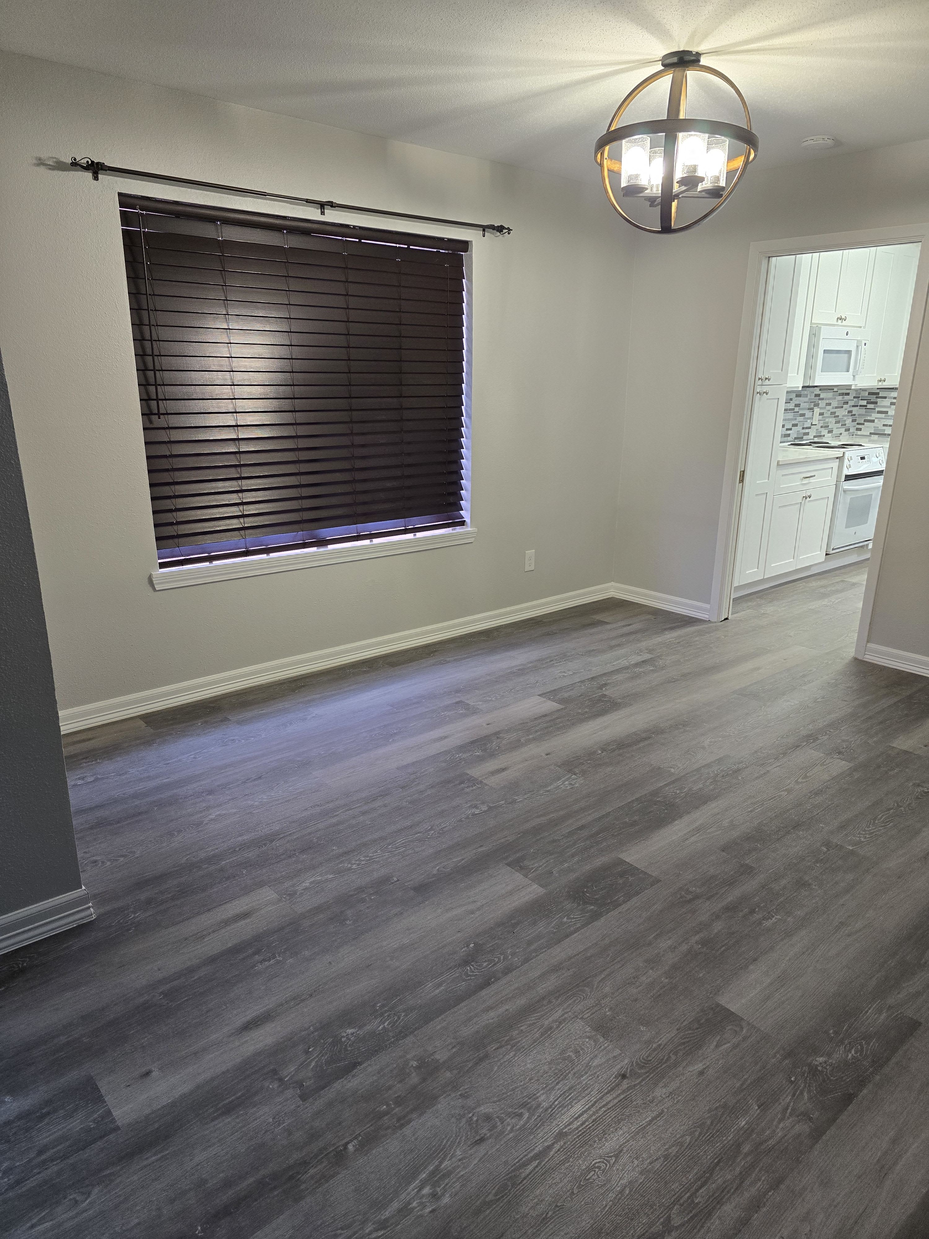 465 Longmeadow Dr – photo 5