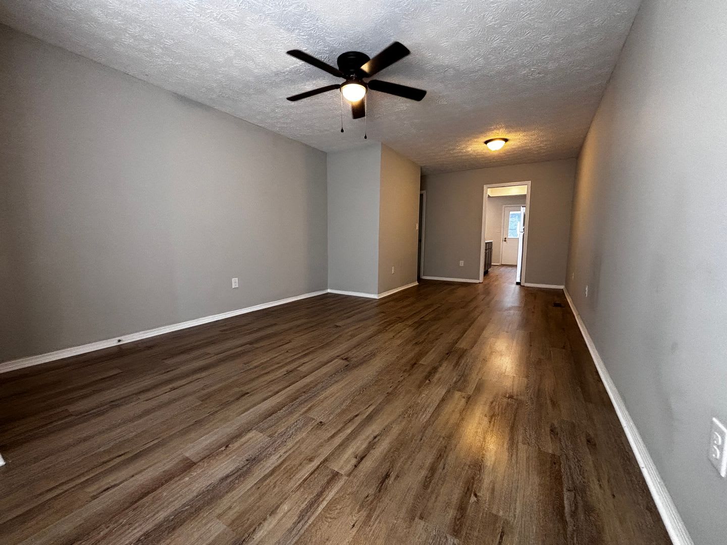 Charming 2 Bed 1 5 Bath Condo With Carport Butler Township – photo 4