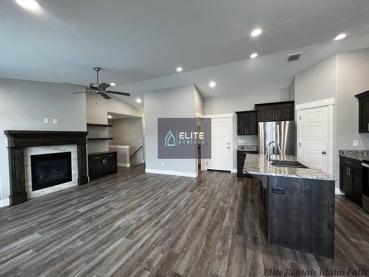3196 Stella Dr – photo 5
