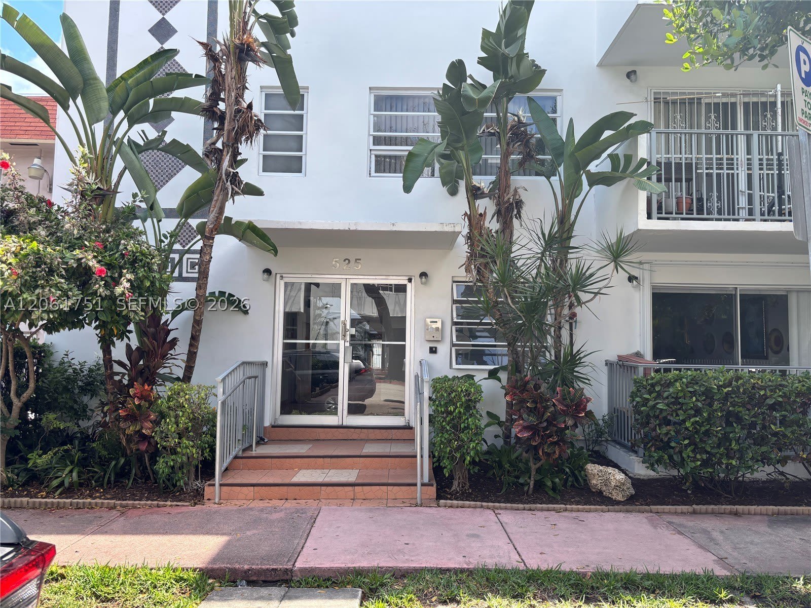 525 Meridian Ave – photo 1